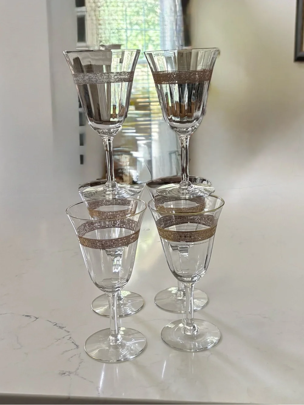 Elegant Clear Wine Glasses with Metallic Gold Band – Set of 7